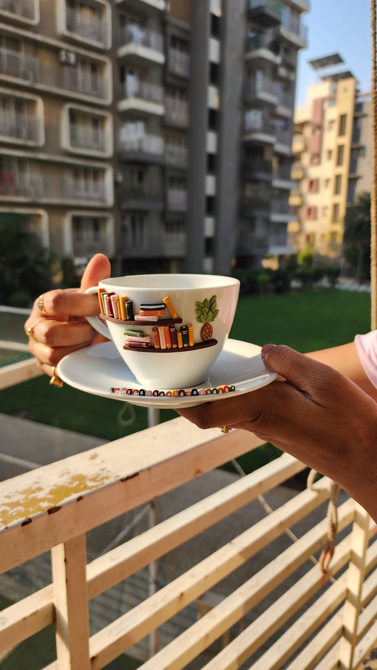 Sip & Savor : Bookshelf on a Cup Set for Book Lovers