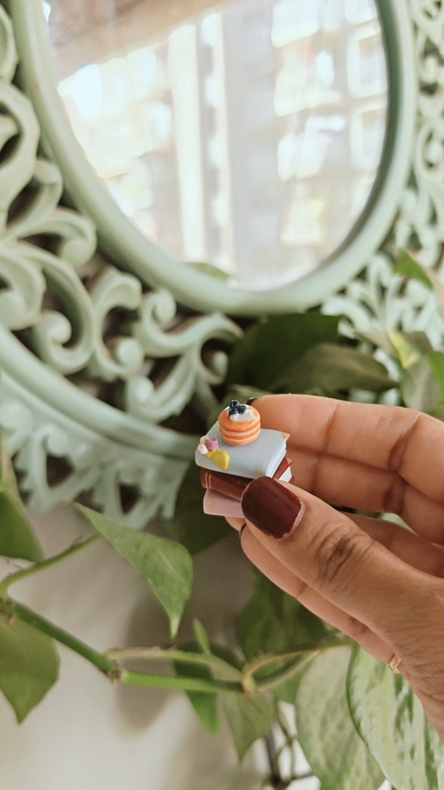 Mini Book Stack & Pancake Spinner