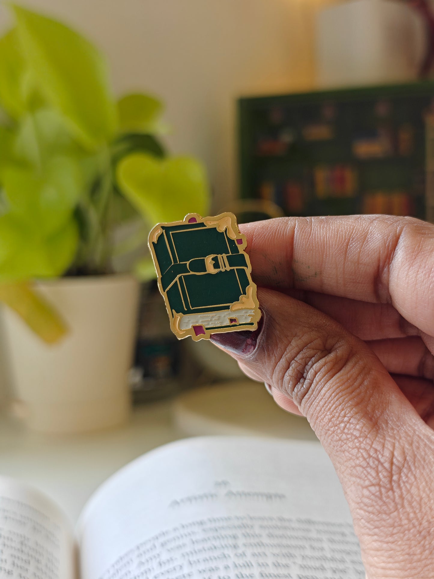 Aesthetic Book - Bookish Enamel Pin