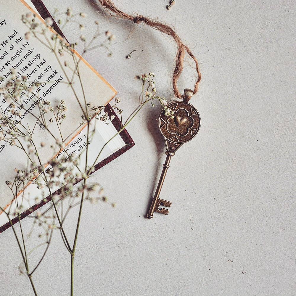 Bookish Quote Key Collectible