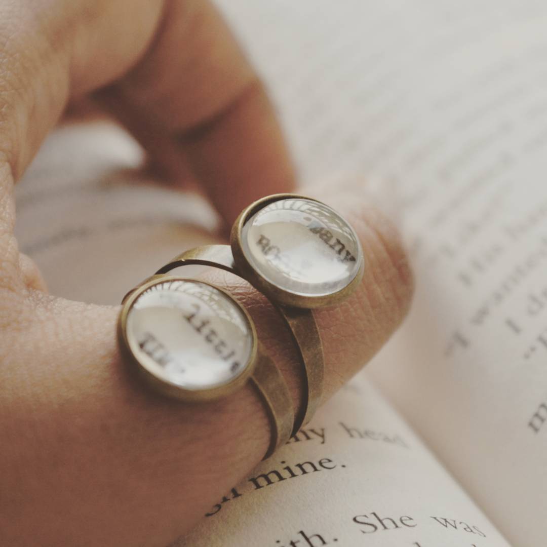 So many books, so little time - Adjustable Bookish Quote Finger Ring