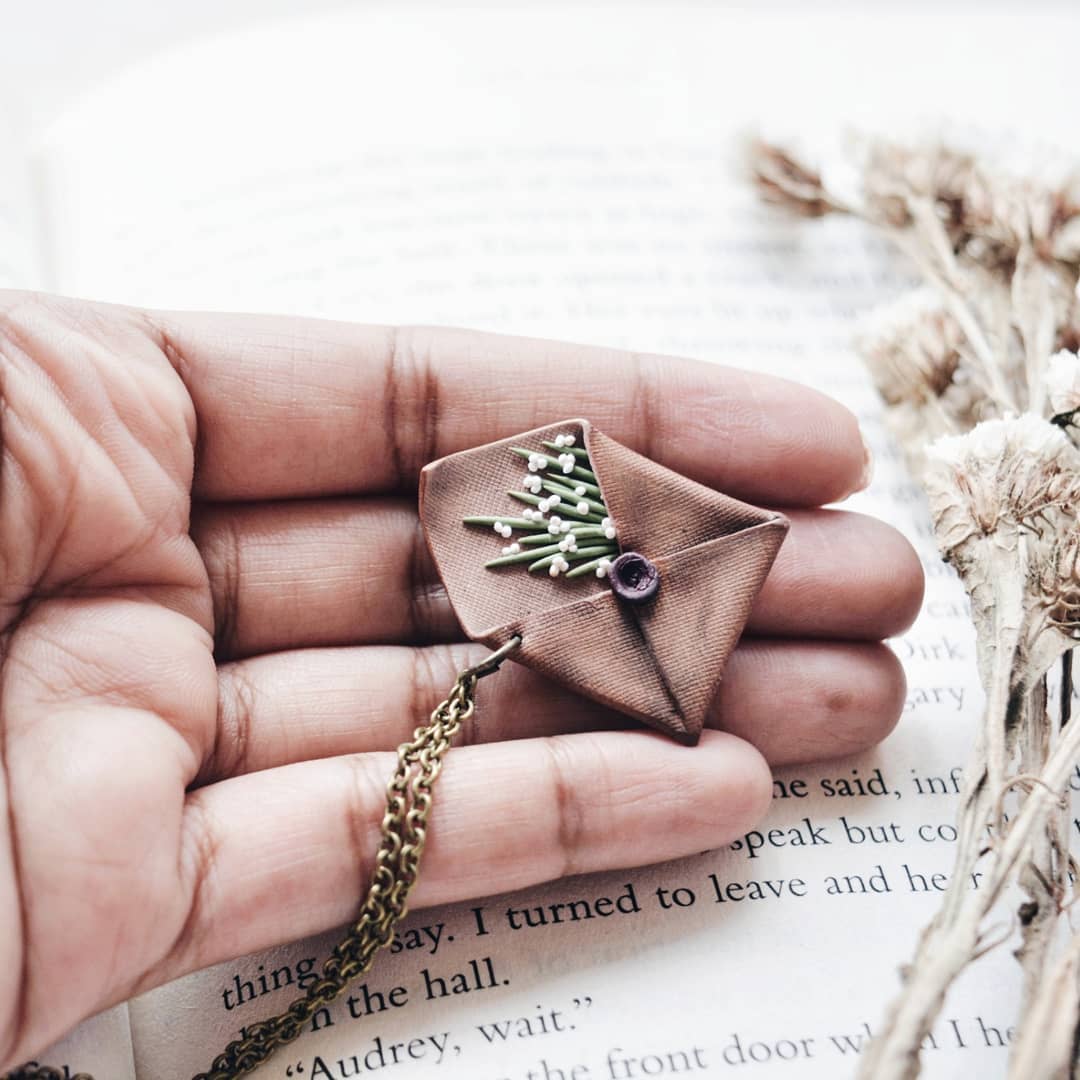The Envelope with Baby's Breath Flowers Pendant