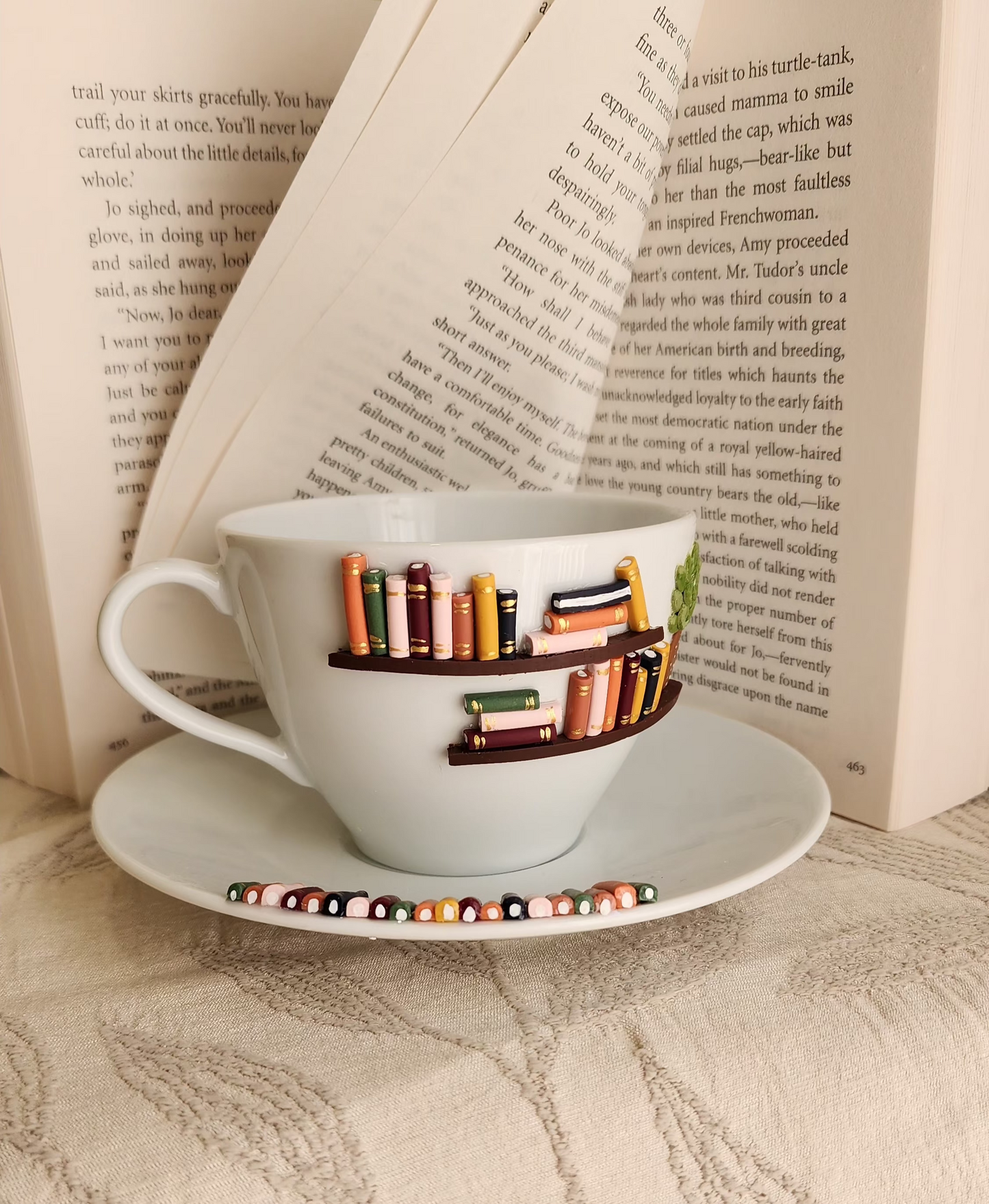 PRE-ORDER - Sip & Savor : A Cup for Book Lovers