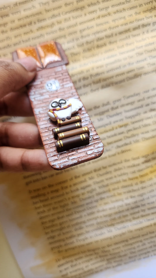 Bookmark 9¾ — Where Magic Meets the Page!