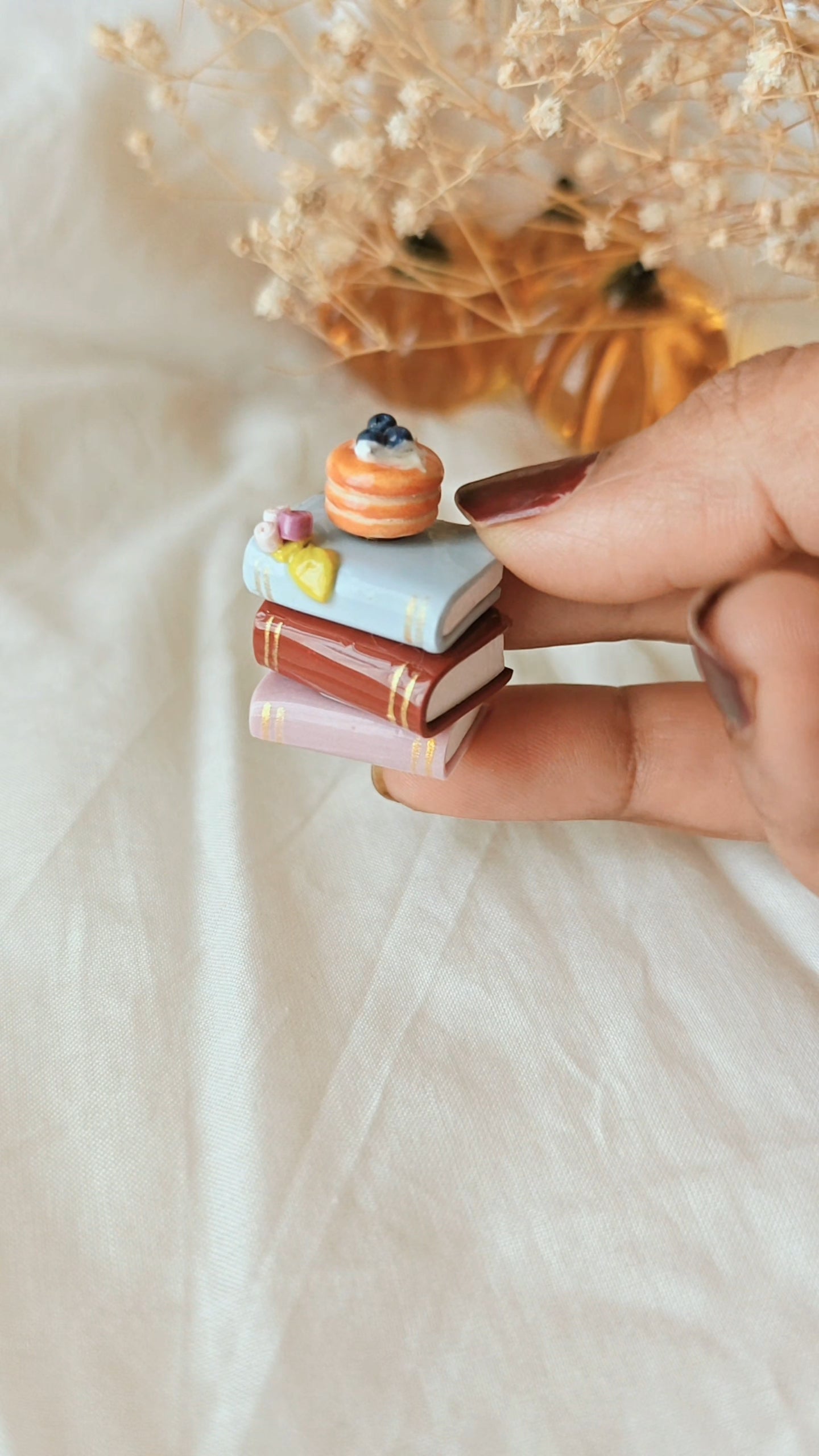 Mini Book Stack & Pancake Spinner