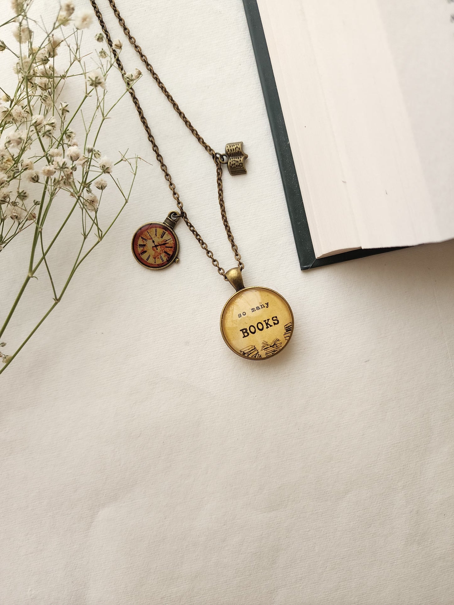"So many books” Pendant | Bookish Quote Necklace for Readers