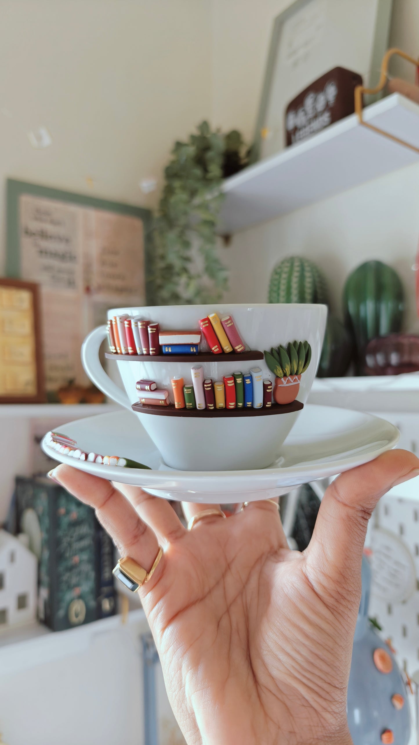 Sip & Savor : Bookshelf on a Cup Set for Book Lovers