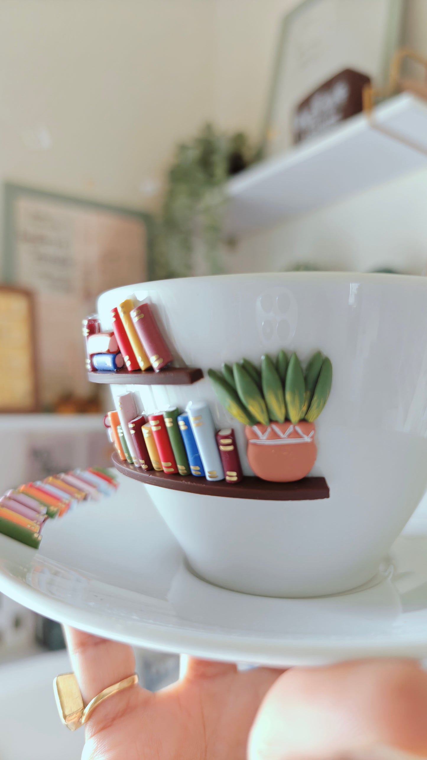 Sip & Savor : Bookshelf on a Cup Set for Book Lovers