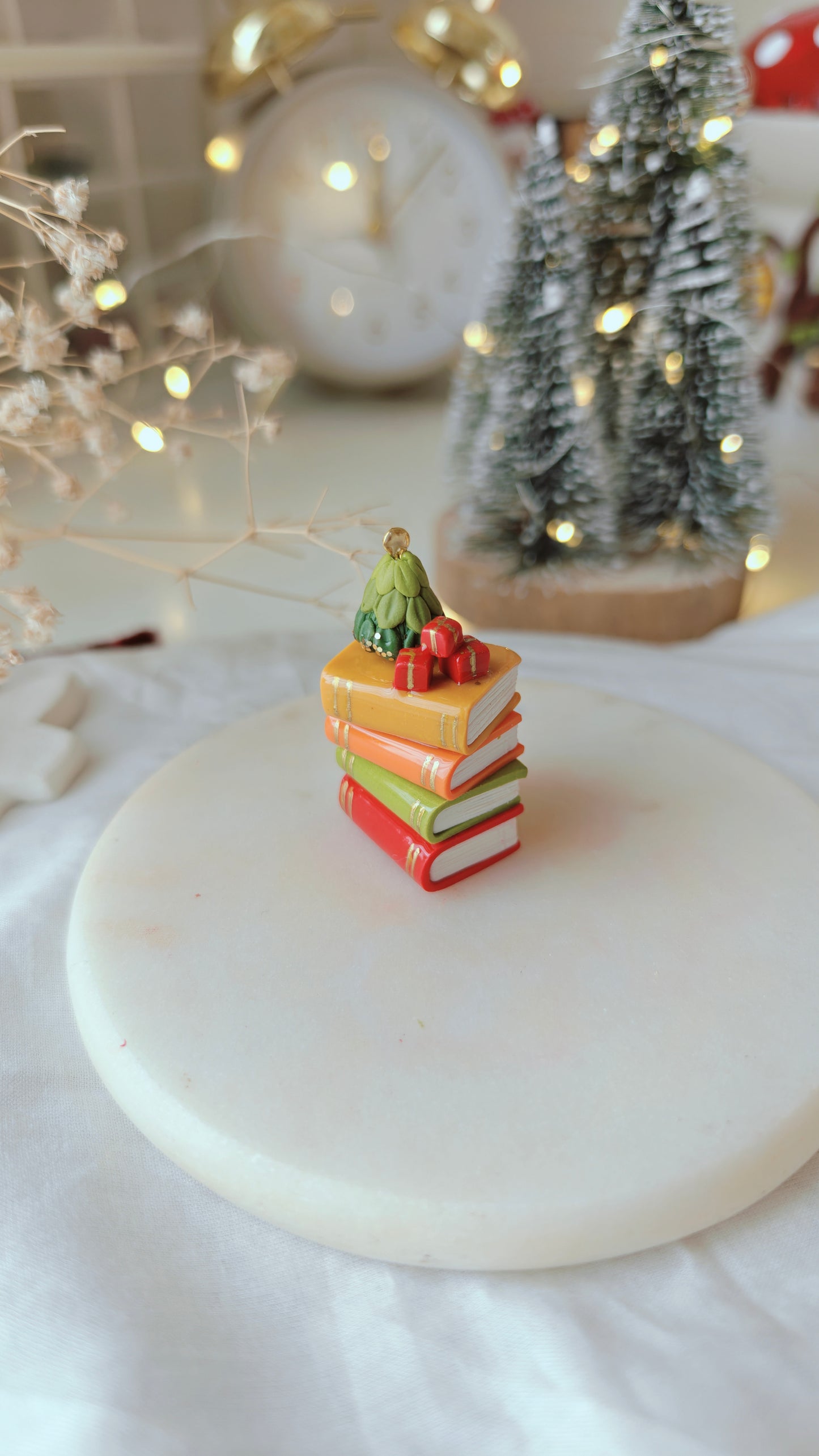 Christmas Book Stack Spinner