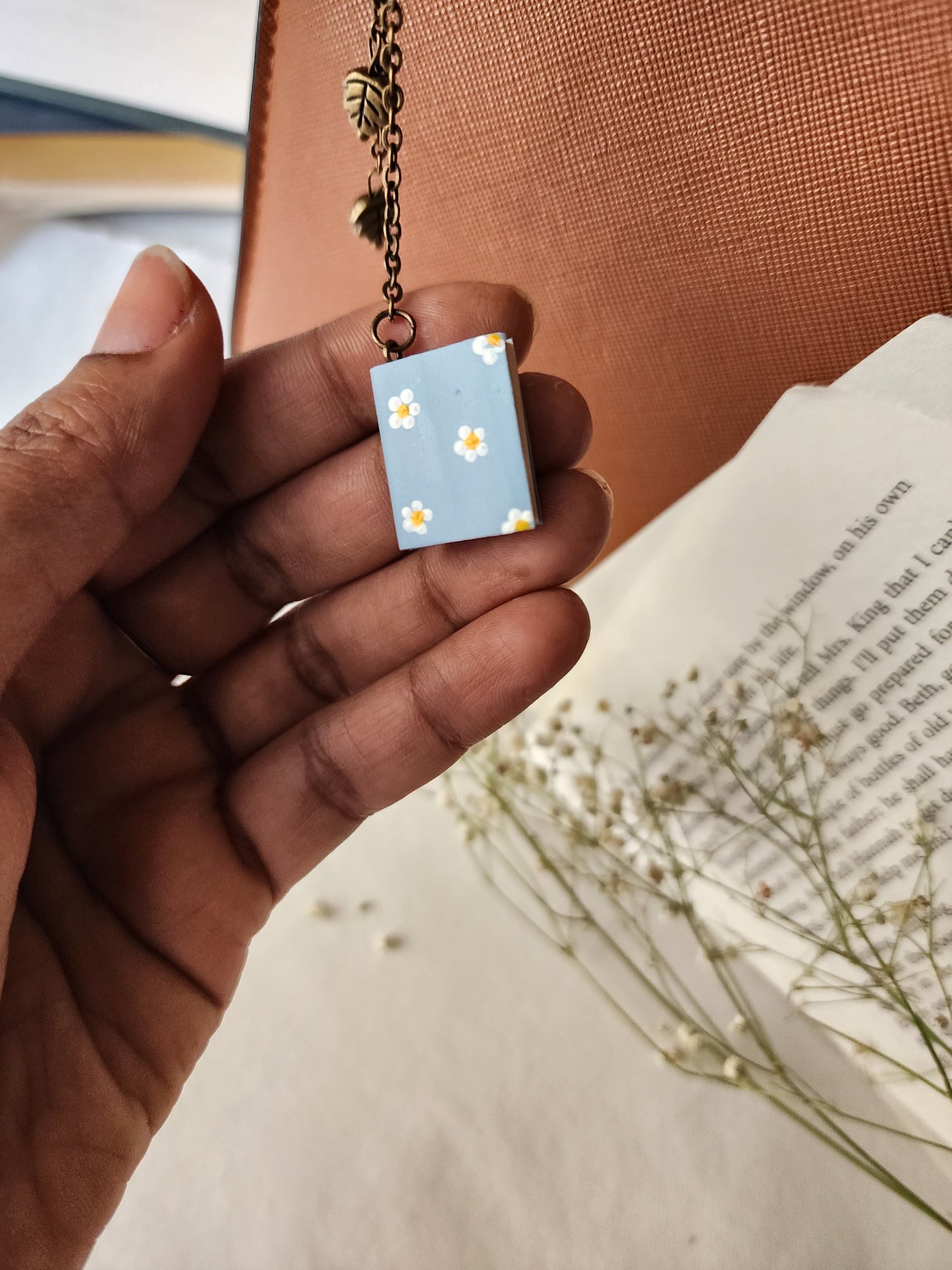 Daisy Book - Bag Charm