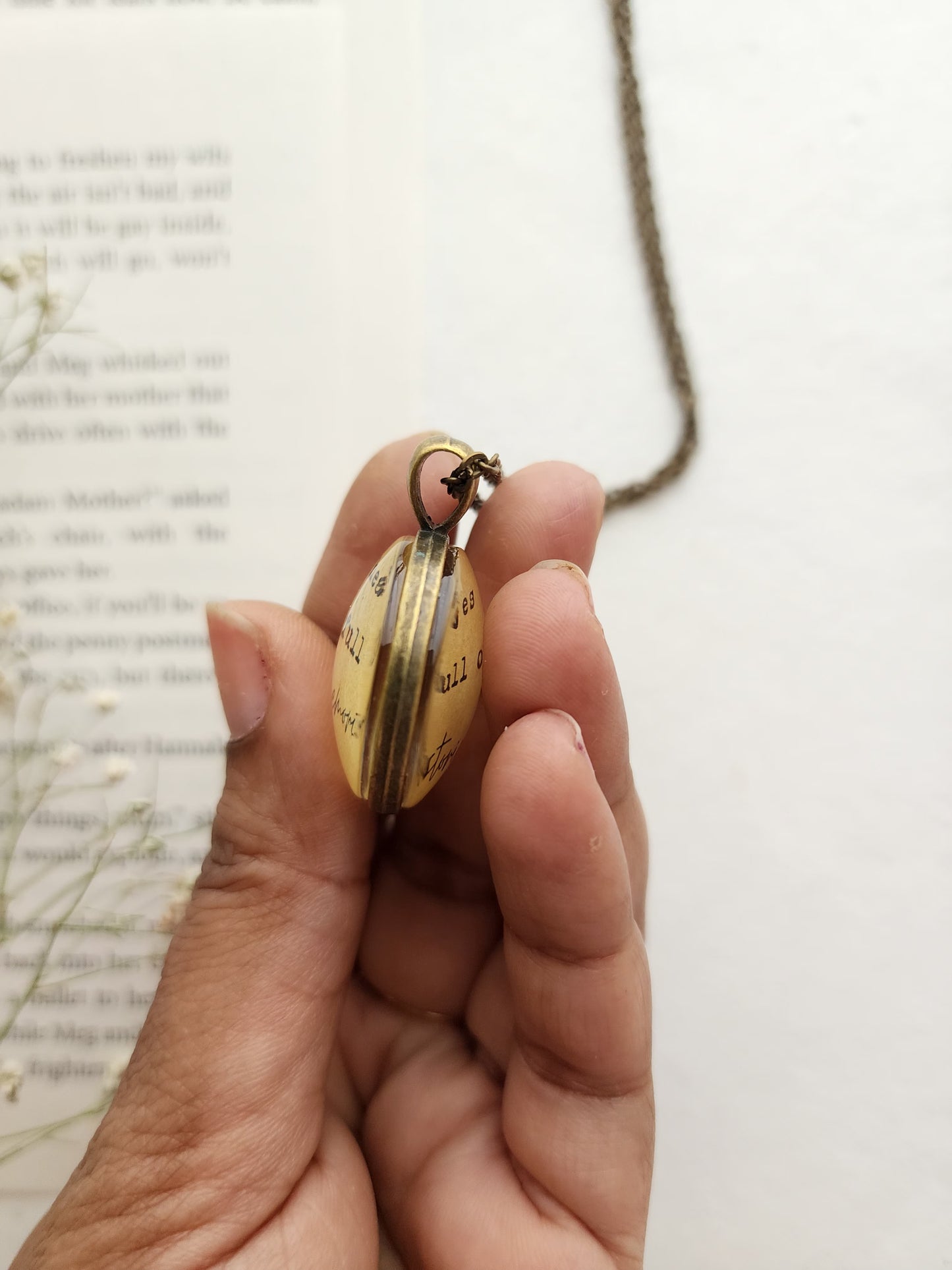 "stories  & memories..." Quote Pendant