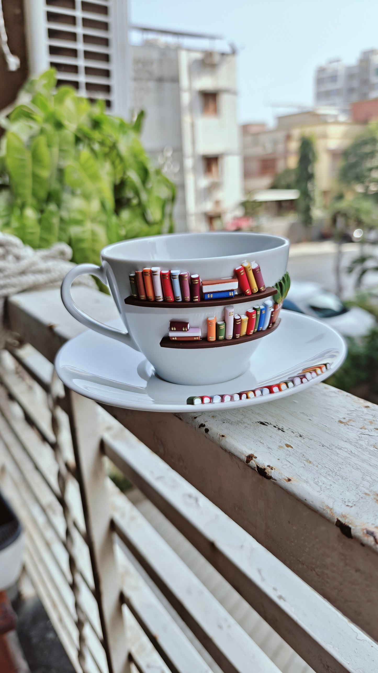 Sip & Savor : Bookshelf on a Cup Set for Book Lovers