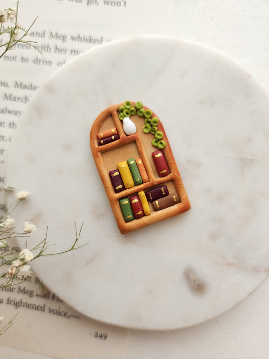 Arched Bookshelf Keychain