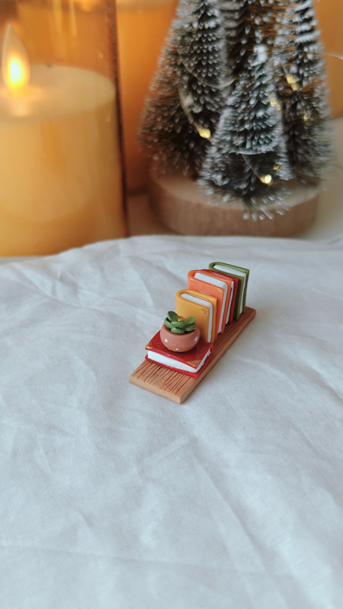 Mini Bookshelf Spinner