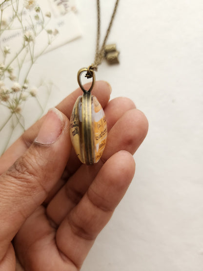 "Biblichor” Definition Quote Pendant