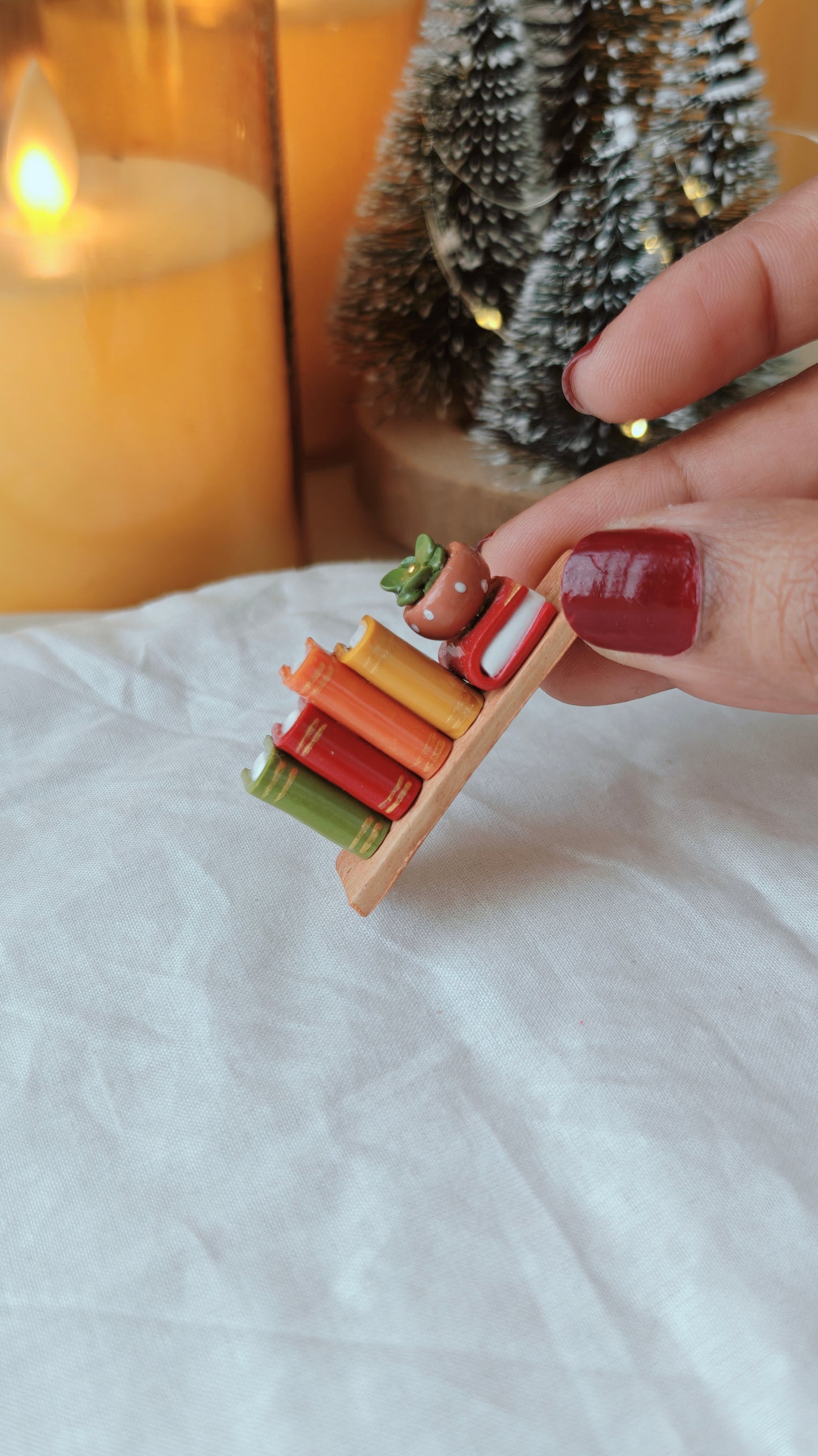 Mini Bookshelf Spinner