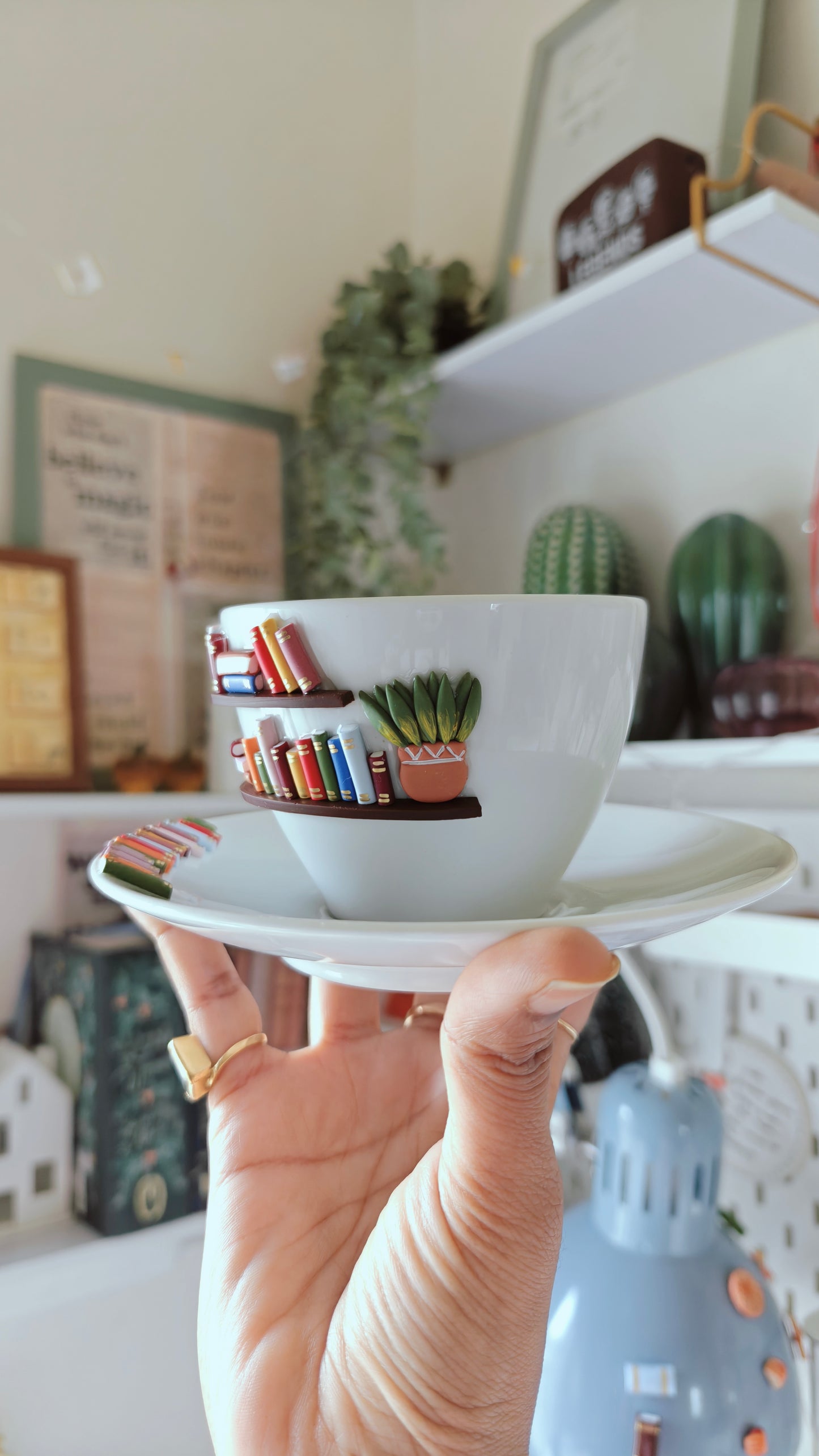 Sip & Savor : Bookshelf on a Cup Set for Book Lovers