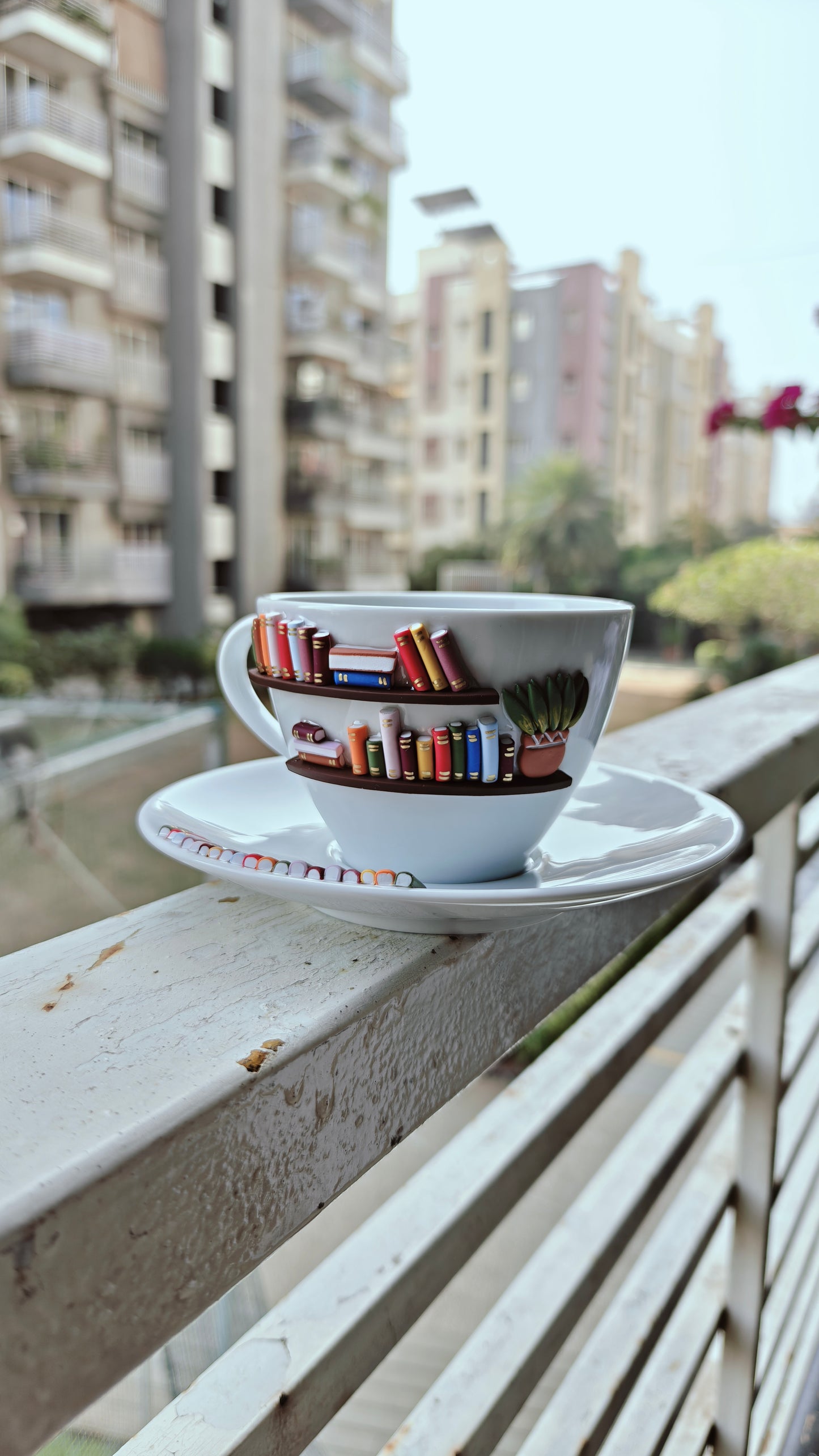 Sip & Savor : Bookshelf on a Cup Set for Book Lovers