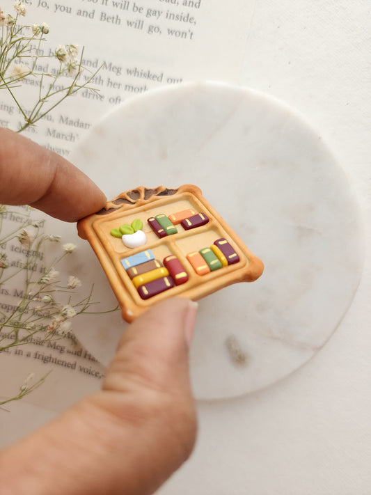 Vintage Bookshelf Keychain