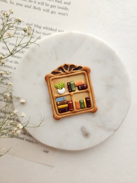 Vintage Bookshelf Keychain