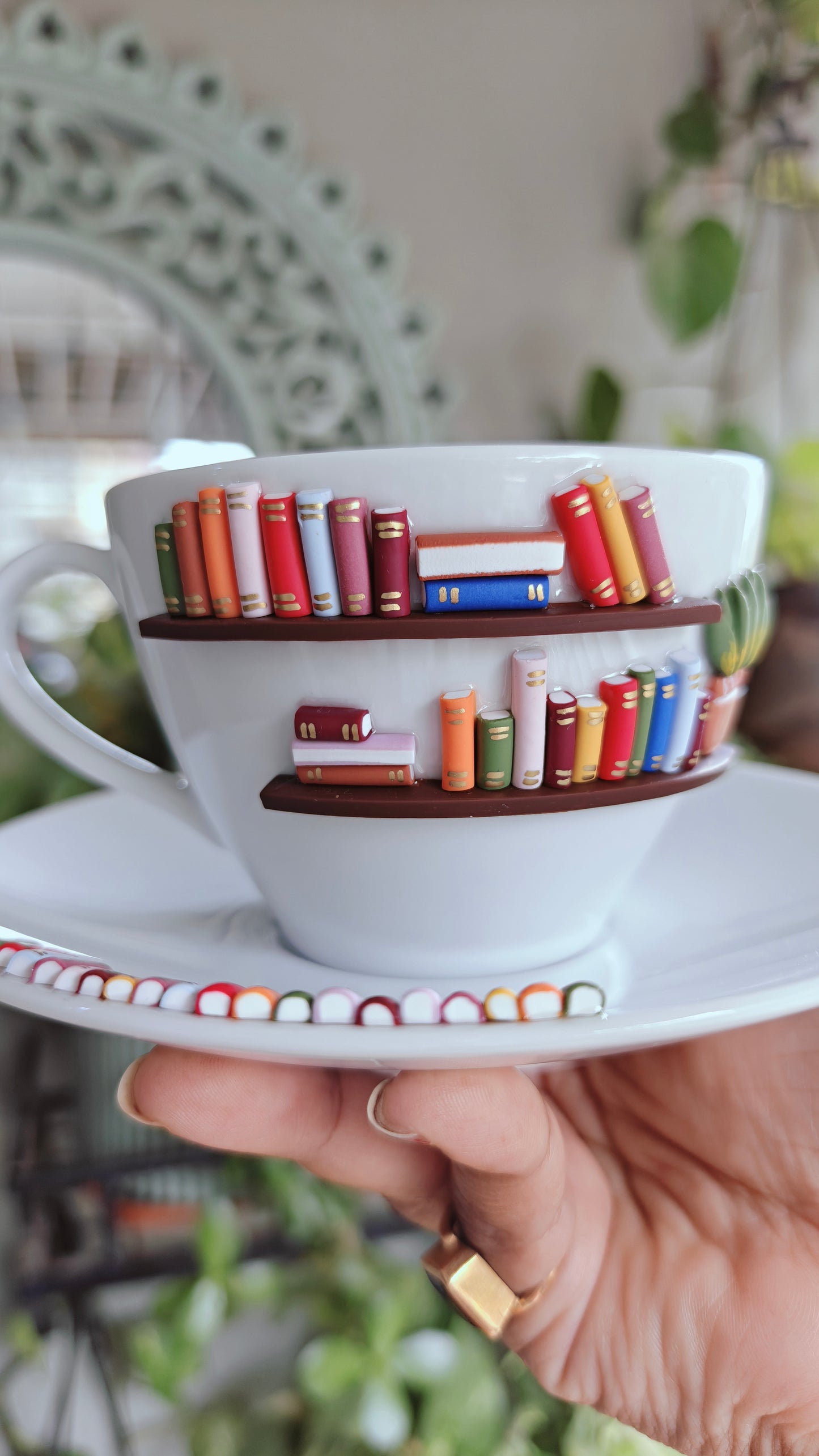 Sip & Savor : Bookshelf on a Cup Set for Book Lovers