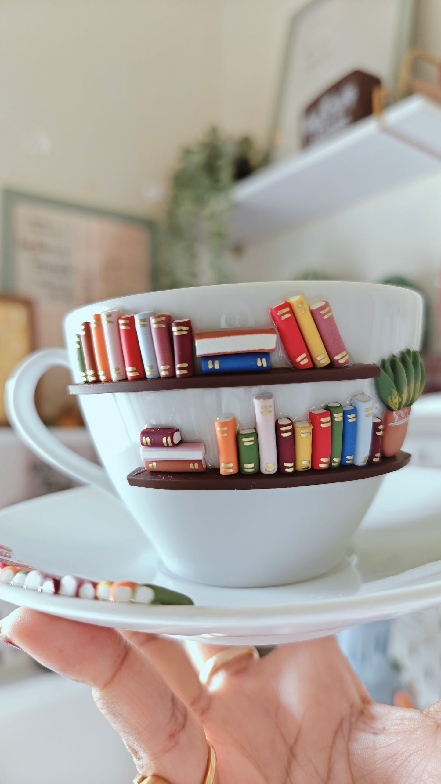 Sip & Savor : Bookshelf on a Cup Set for Book Lovers