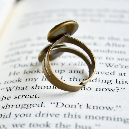 She burned too bright for the world - Emily Bronte Quote Adjustable Ring